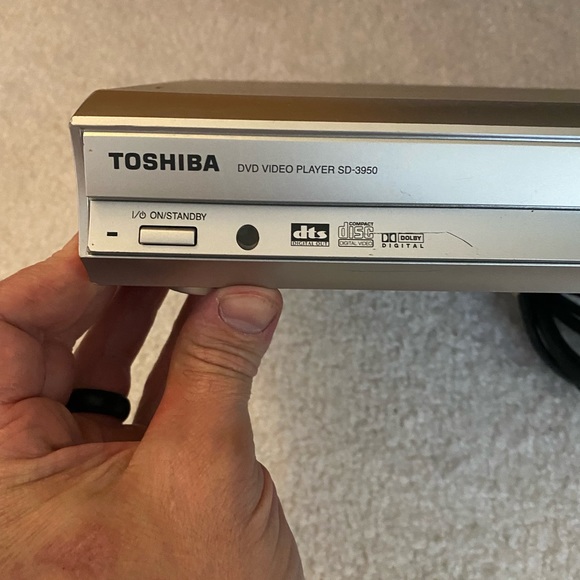 Toshiba DVD player SD-3950 Tested - Picture 2 of 5
